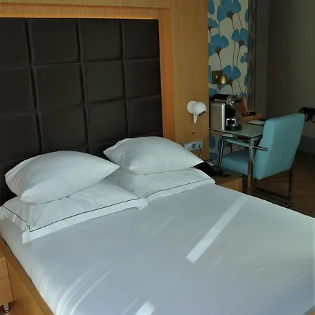 Amadi Park 4*
