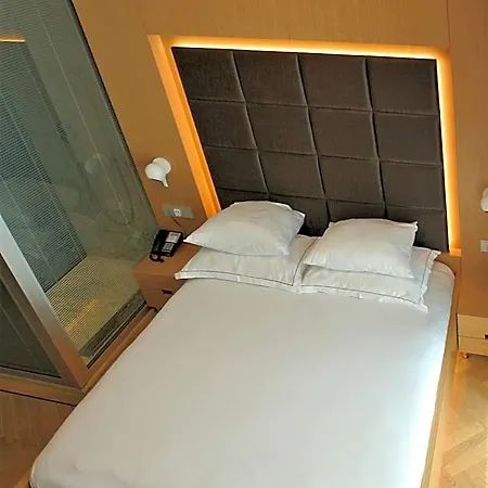 Amadi Park Hotell