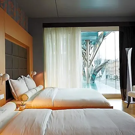Amadi Park Hotell 4*
