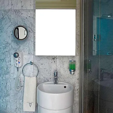 Amadi Park Hotell 4*