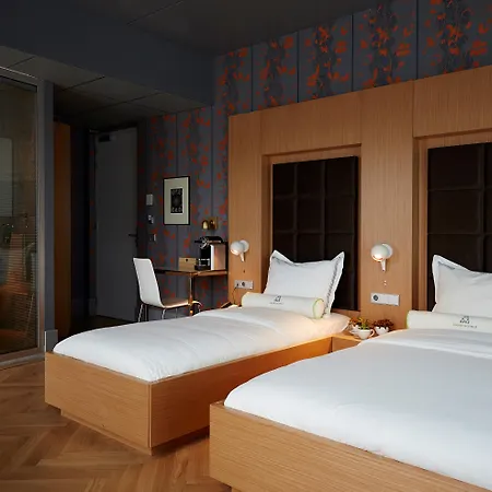 Szálloda Amadi Park 4*