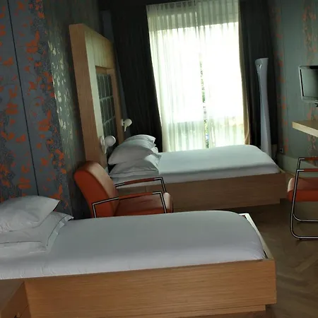 Szálloda Amadi Park 4*