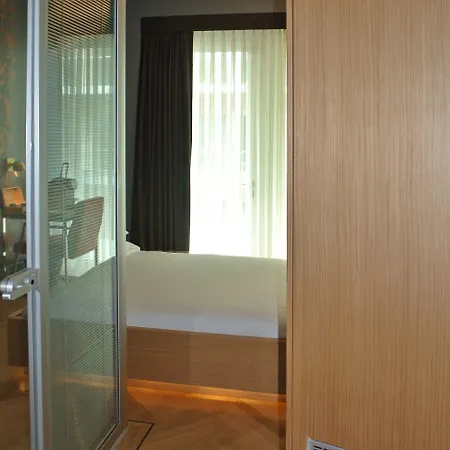 Amadi Park Szálloda 4*